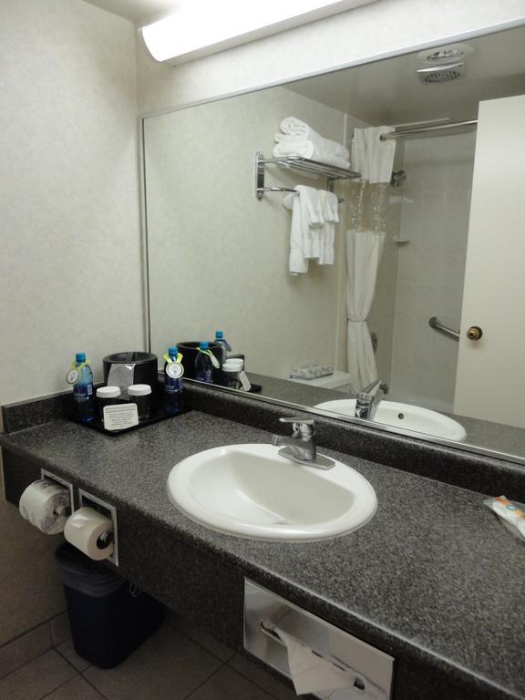 Quality Hotel Downtown-Inn At False Creek Vancouver Buitenkant foto