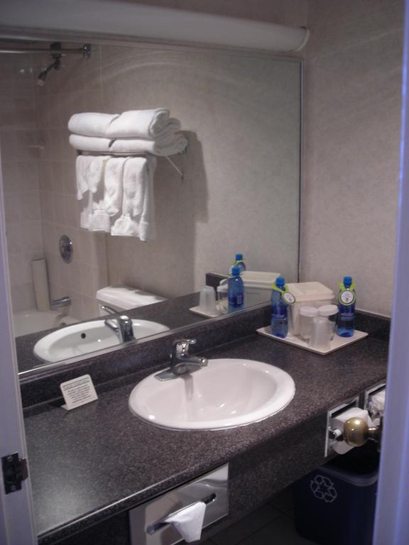 Quality Hotel Downtown-Inn At False Creek Vancouver Kamer foto